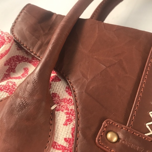 Tommy Hilfiger Upholstery Purse - Picture 4 of 8